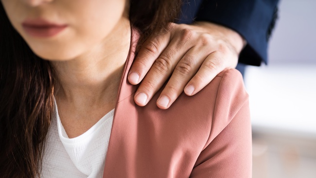 Sexuelle Bel&auml;stigung am Arbeitsplatz &copy; Andrey Popov, stock.adobe.com